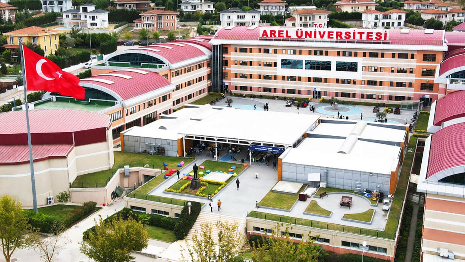 جامعة إسطنبول أريل