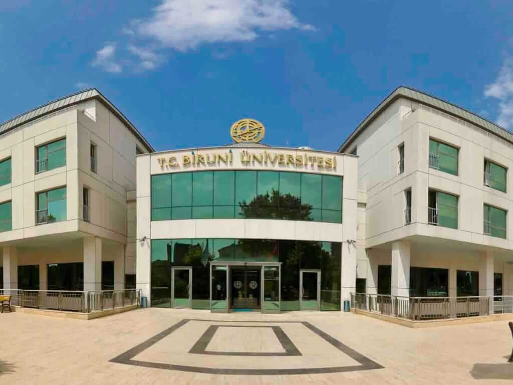 جامعة إسطنبول بيروني